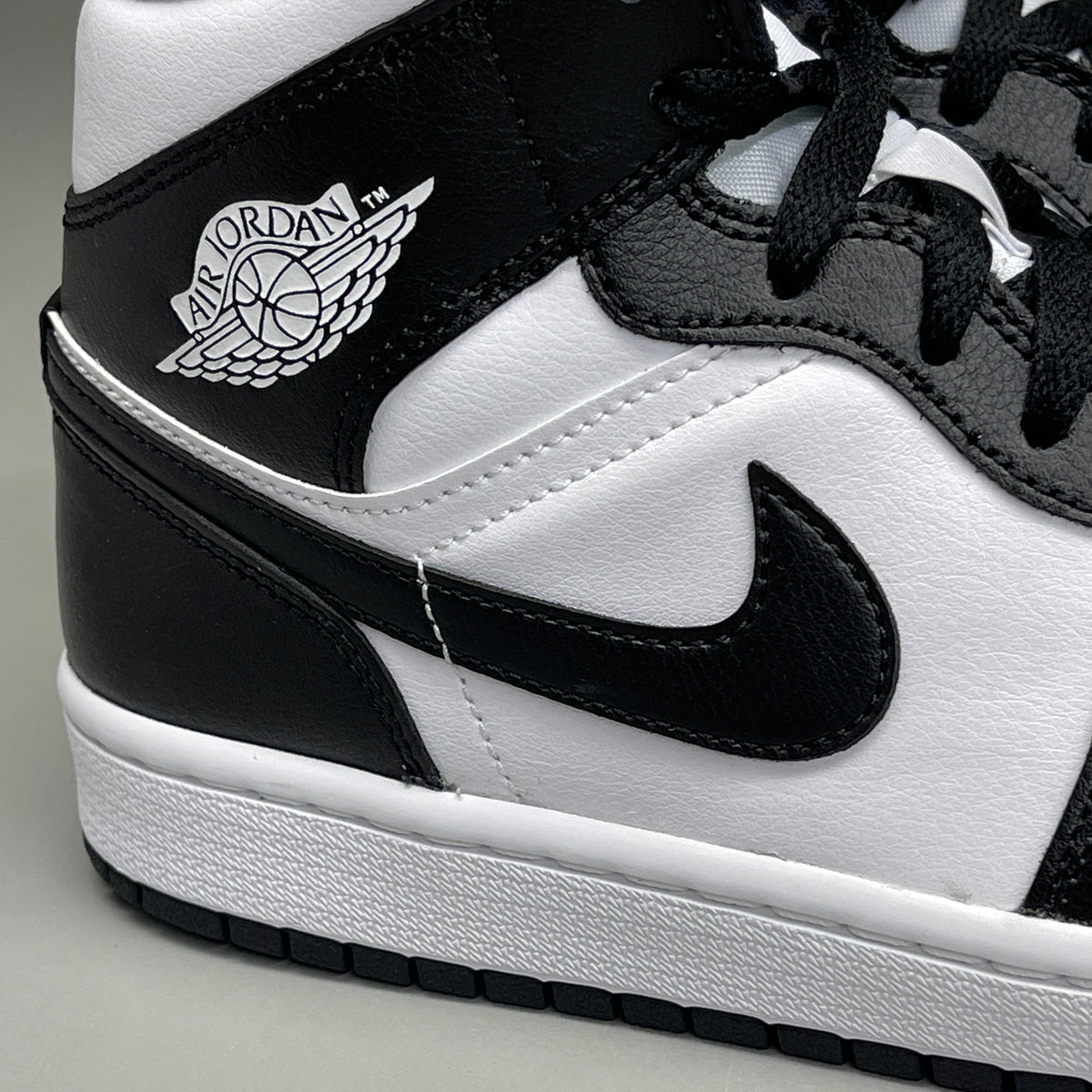 NIKE AIR JORDAN 1 Mid Panda Shoe Women's Sz 6 Black / White DV0991-101 (New)